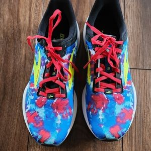Womwns Brooks Launch 9